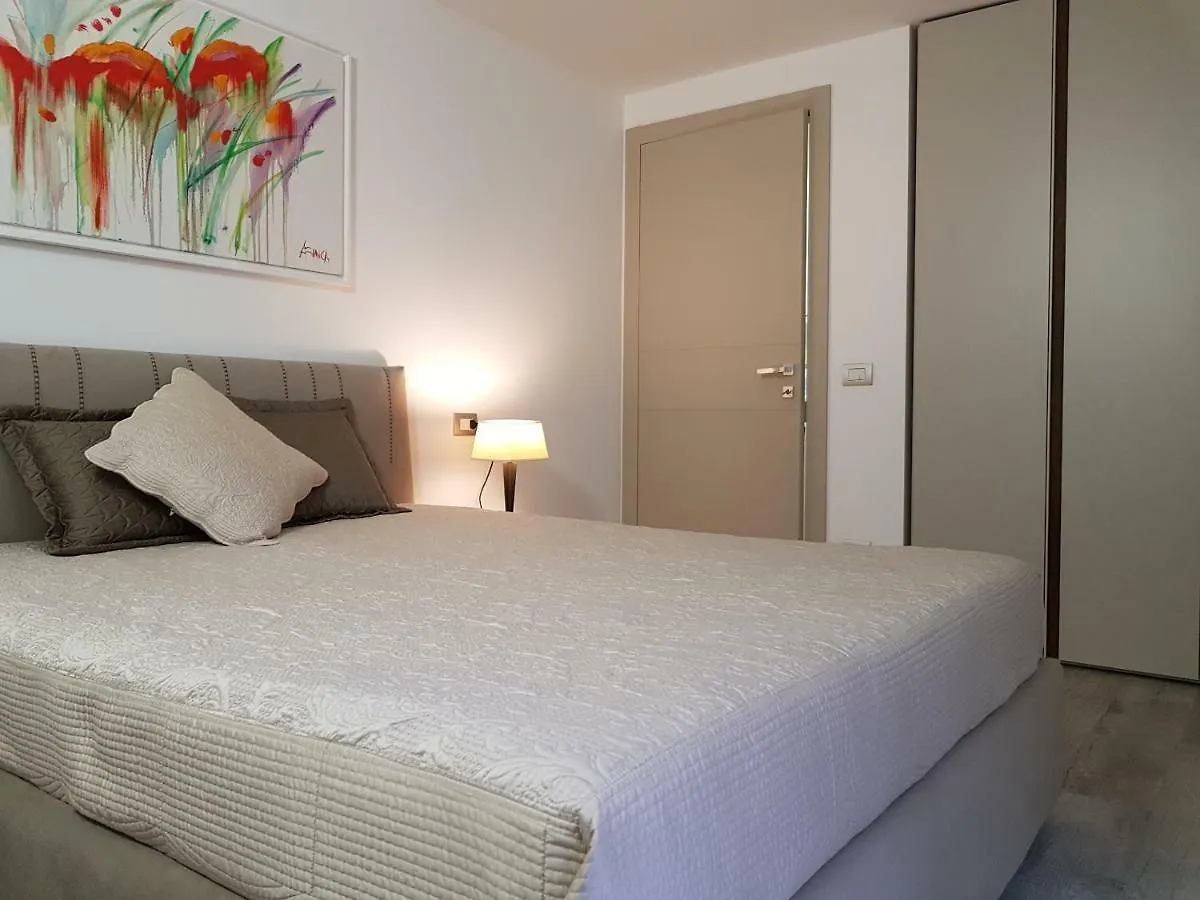 Luxury Apartments Beauty Gardens Sirmione 0*,  Italy