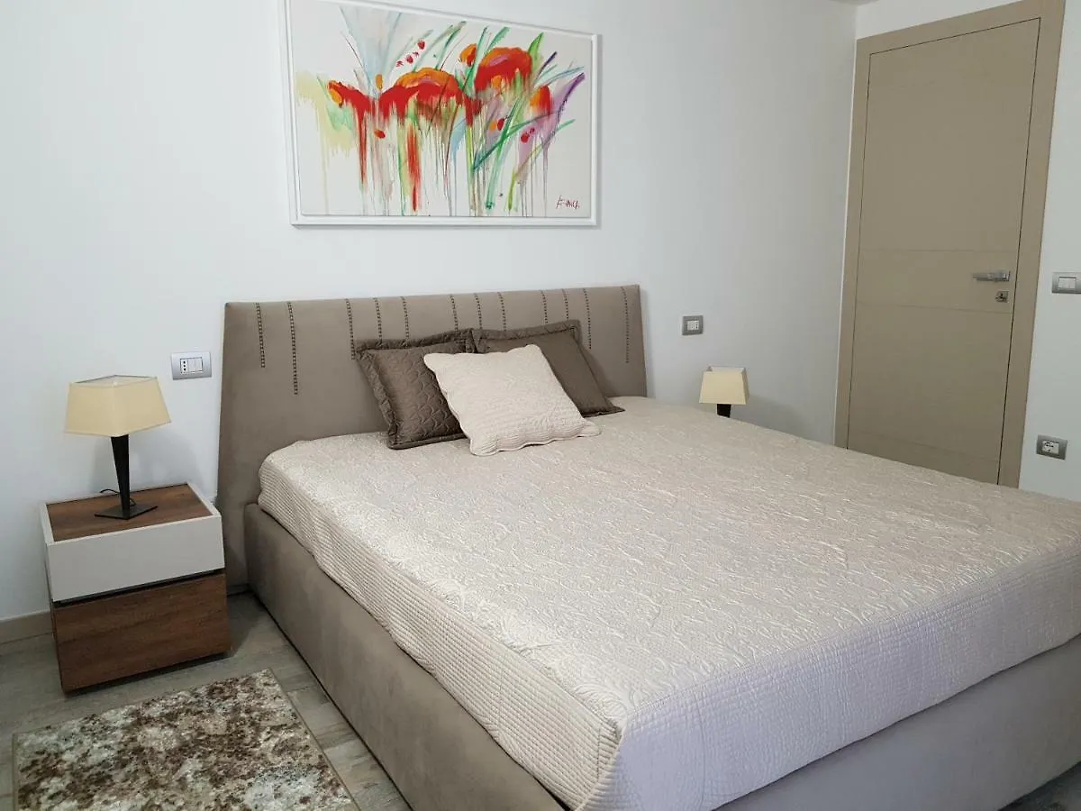 Luxury Apartments Beauty Gardens Sirmione Italy